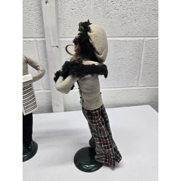 Byers Choice Retired 1988 Woman Caroler DATED/SIGNED Man for free - Picture 6 of 13